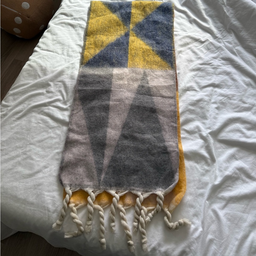 Geometric Patterned Scarf